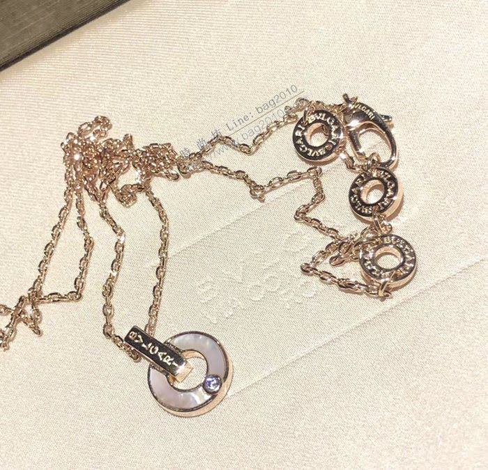 Bvlgari飾品 寶格麗最新圓盤字母項鏈 s925純銀材質 玫瑰金色 天然白貝 孔雀綠  zgbq3258